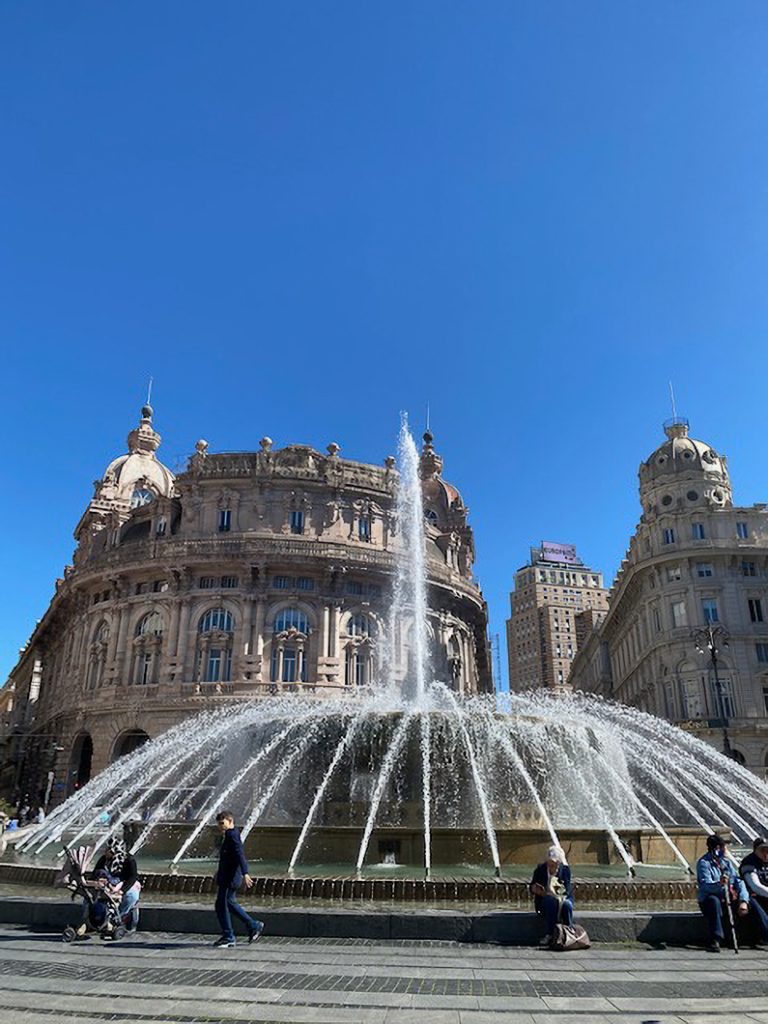 Piazza De Ferrari, Genoa