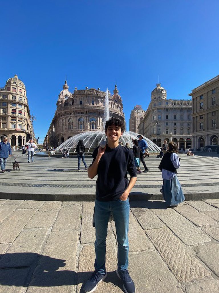 Piazza De Ferrari, Genoa